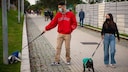 In der Corona-Pandemie erfüllten sich viele den Wunsch vom eigenen Hund. Eine Studie sich mit den Haltern solcher „Corona-Welpen“ nun genauer beschäftigt.