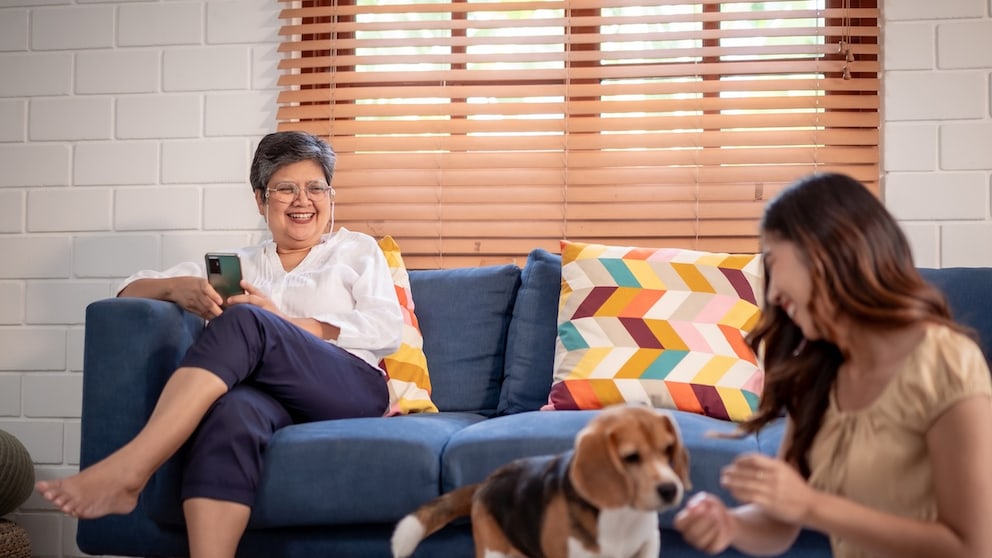 Familie zeigt, wie „Dog Parenting“ mit Beagle aussieht