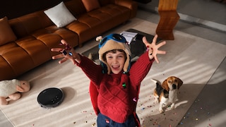 Der Familienalltag mit Hund kann chaotisch sein. Was es hier braucht? Eine entspannte Grundeinstellung und das passende Reinigungsequipment.
