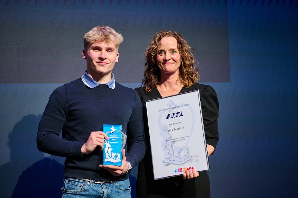 Der 18-j&auml;hrige Nils Tetzlaff erh&auml;lt den Nachwuchspreis des Deutschen Tierschutzpreises 2025. Er engagiert sich seit Jahren leidenschaftlich im Tierheim, in der Wildtierhilfe und in Umweltprojekten.