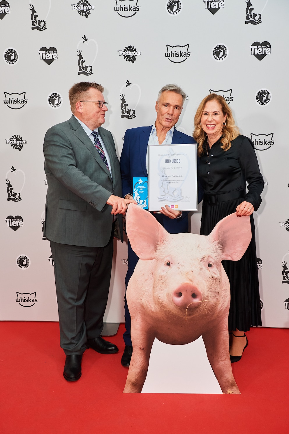 Schauspieler und Dokumentarfilmer Hannes Jaenicke wurde mit dem Preis &bdquo;Stimme der Tiere&ldquo; ausgezeichnet. Seine Filme machen seit fast zwei Jahrzehnten Missst&auml;nde im Umgang mit Tieren und Natur sichtbar.