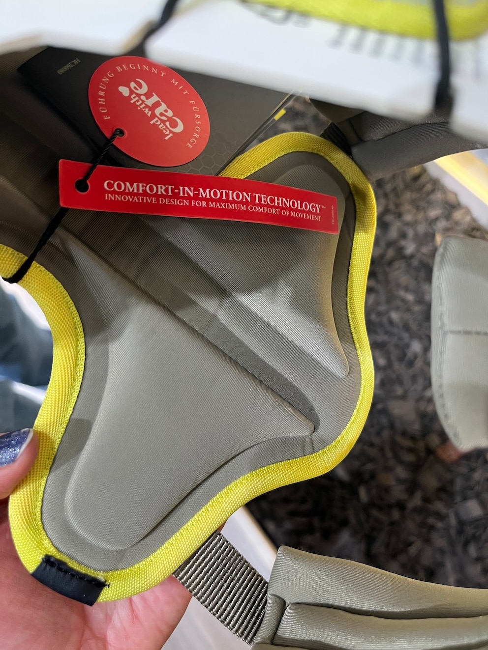 Das neue Hundegeschirr von Hunter soll besonders ergonomisch sein: Die Aussparung im R&uuml;ckenteil wurde laut Hersteller von Pferdes&auml;tteln inspiriert und soll die Wirbels&auml;ule entlasten