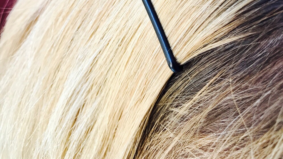 Haarklammer im Haar