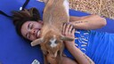 Nicht meckern! Ziegen-Yoga ist gerade der Hit in den USA! Wir sind gespannt, wann wir bald auch in Deutschland zusammen mit einer Ziege den Sonnengruß üben werden