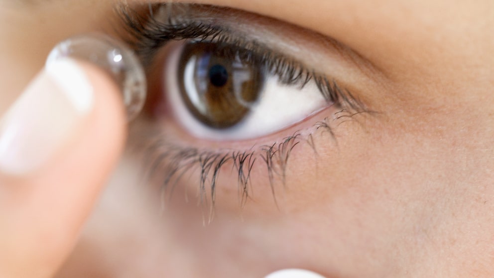 Kontaktlinsen richtig pflegen: 5 wertvolle Tipps