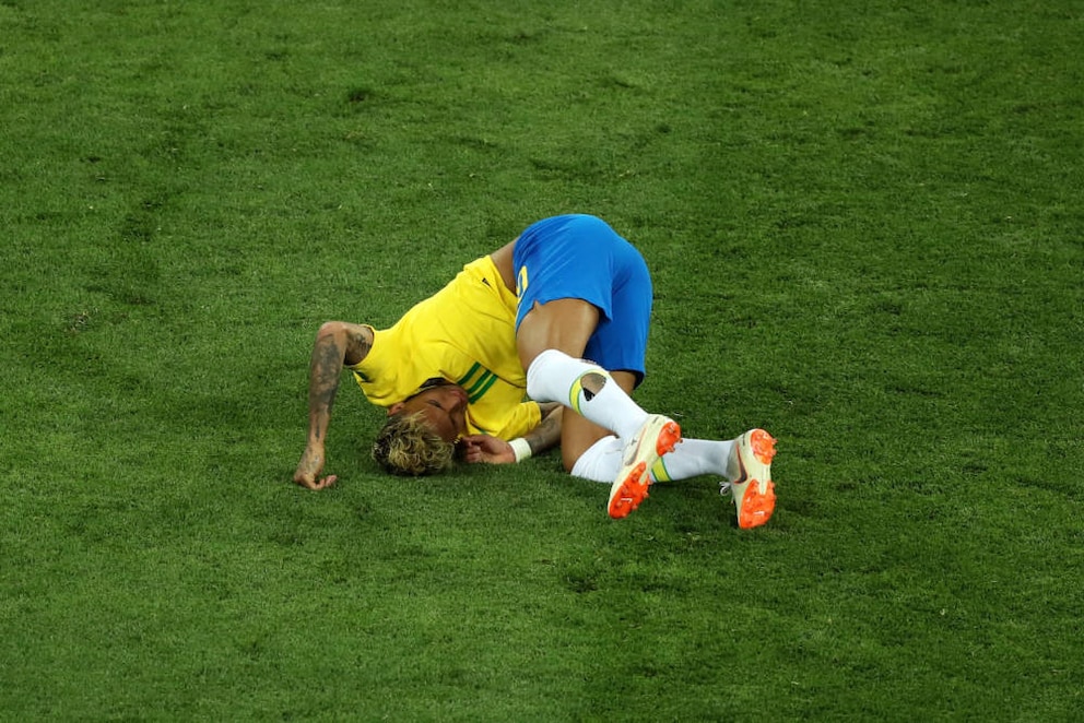 Neymar nach einem Faul