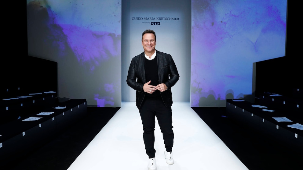 Designer Guido Maria Kretschmer nach seiner Show auf der Mercedes-Benz Fashion Week 2018 in Berlin