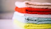 Um Handtücher wieder weich zu bekommen, gibt es einfache Tricks