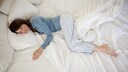 Frau im Bett