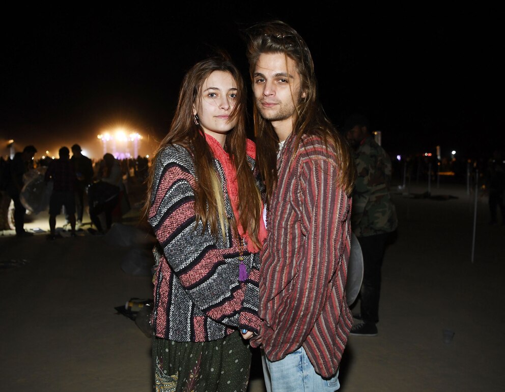 Paris Jackson mit Gabriel Glenn auf einem Festival