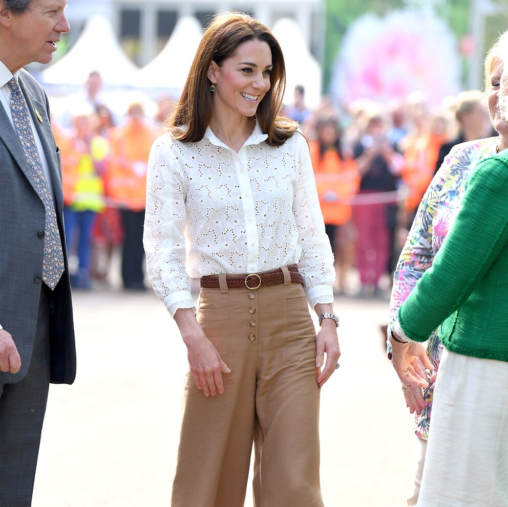 Ein Outfit mit Seltenheitswert: Herzogin Kate in Leinen-Culottes von „Massimo Dutti“