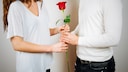 Paar mit Rose