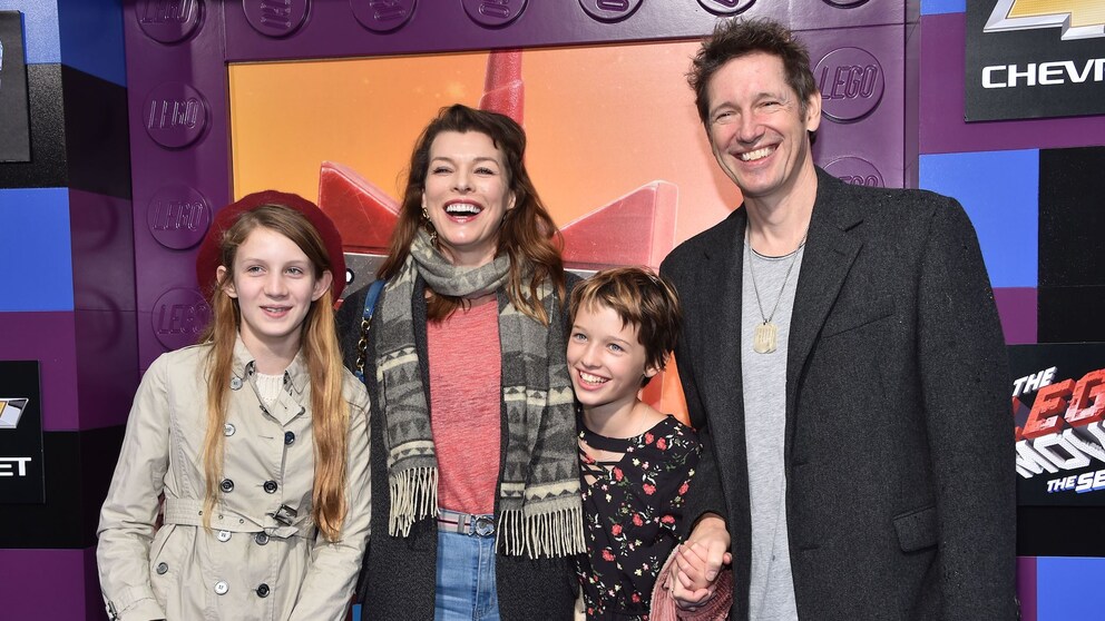 Milla Jovovich mit Mann und Kindern