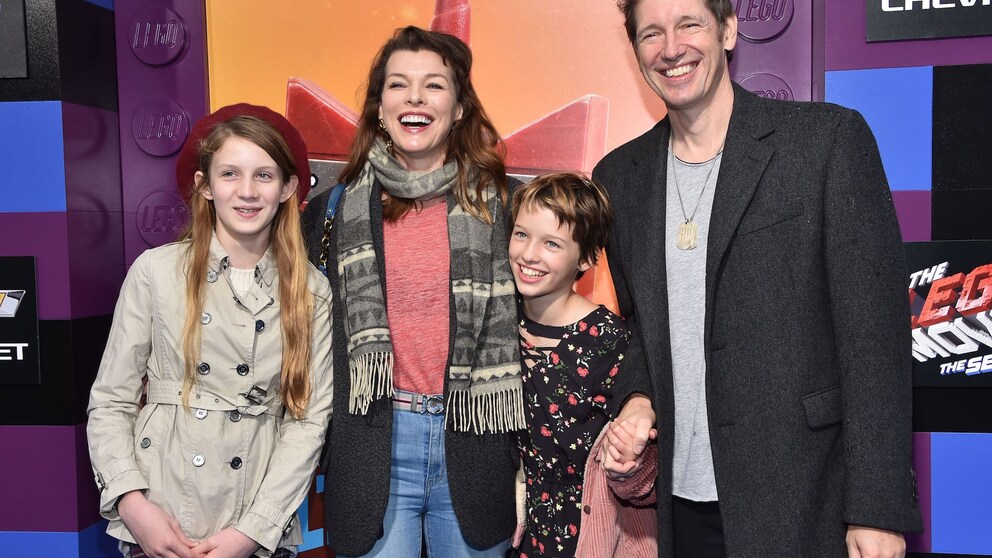 Milla Jovovich mit Mann und Kindern