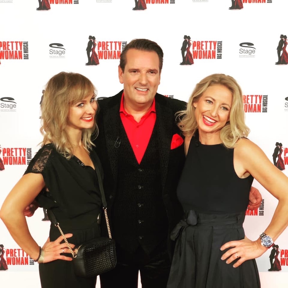 Mitgründerin Marcella Müller, „Löwe“ Ralf Dümmel und Carolin Schuberth bei der Premiere-Party zum Pretty-Woman-Musical