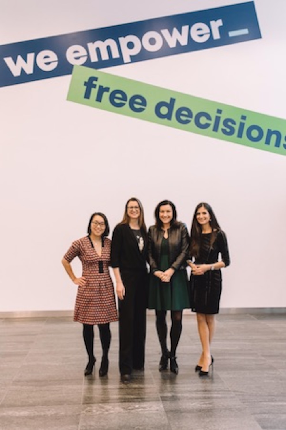 Dorothee Bär mit den Initiatorinnen des Axel Springer Wo/Men Day, der am 10. März 2020 stattfand: Maru Winnacker, Founding partner Super Group (l.), Claudia Viehweger, Chief Human Resources Officer von SPRING (2. v. l.), und Gülsah Wilke, Head of Portfolio and Operations Classifieds Media (r.)