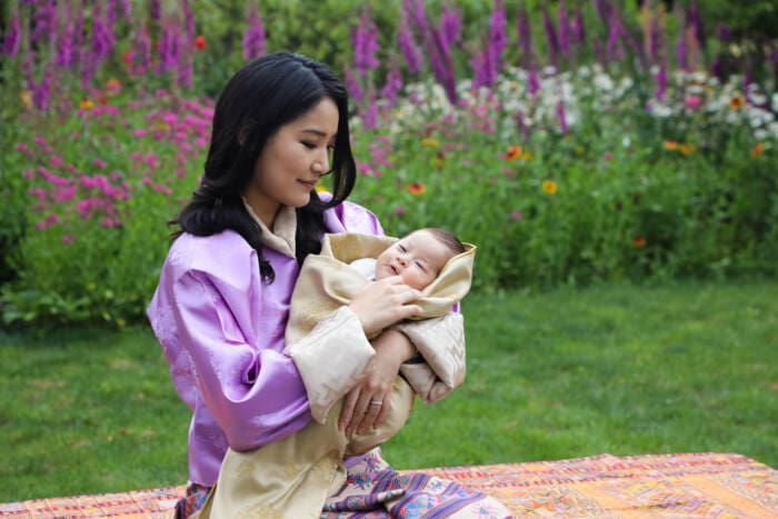 Jetsun Pema und Söhnchen Gyalsey