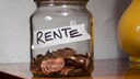 Glas mit Geld