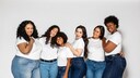 Frauen in Jeans