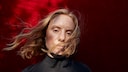 Frau mit roten Haaren