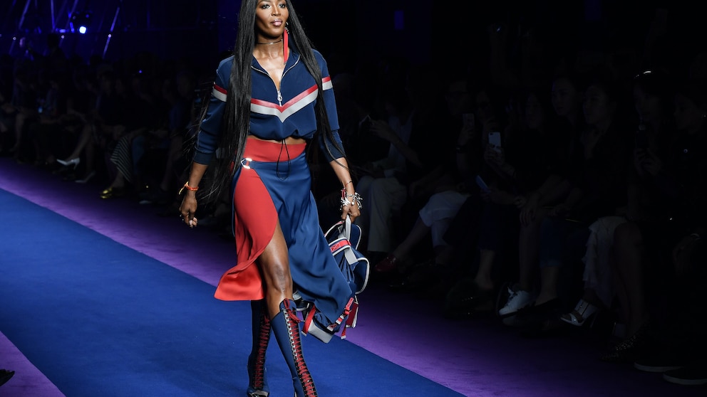 Naomi Campbell auf dem Catwalk