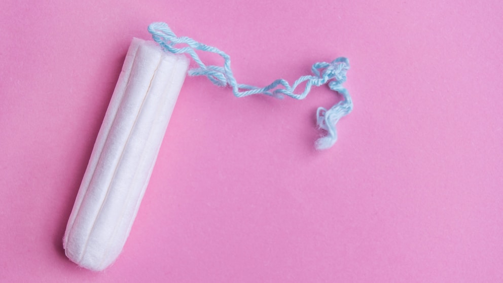 Tampon auf rosa Hintergrund