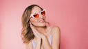 Frau mit Sonnenbrille