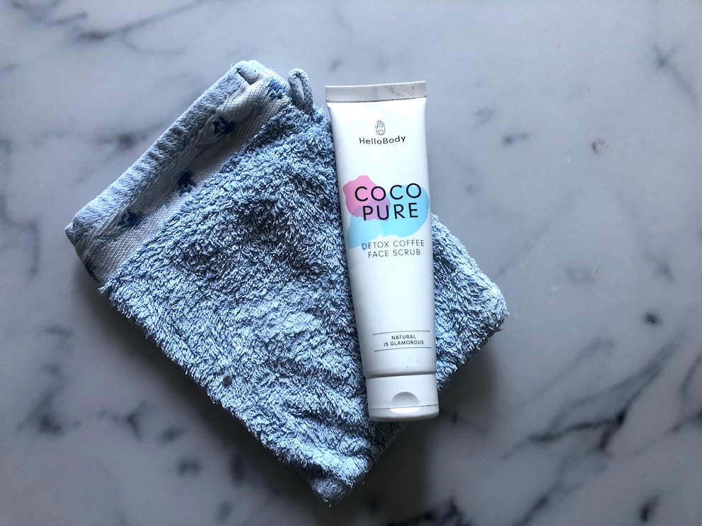 Tube vom HelloBody „Coco Pure Detox Coffee Face Scrub“