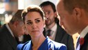 Herzogin Kate mit Brosche