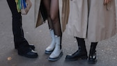 Frauen in Winterschuhen