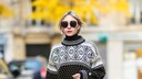 Frau in Norwegerpullover