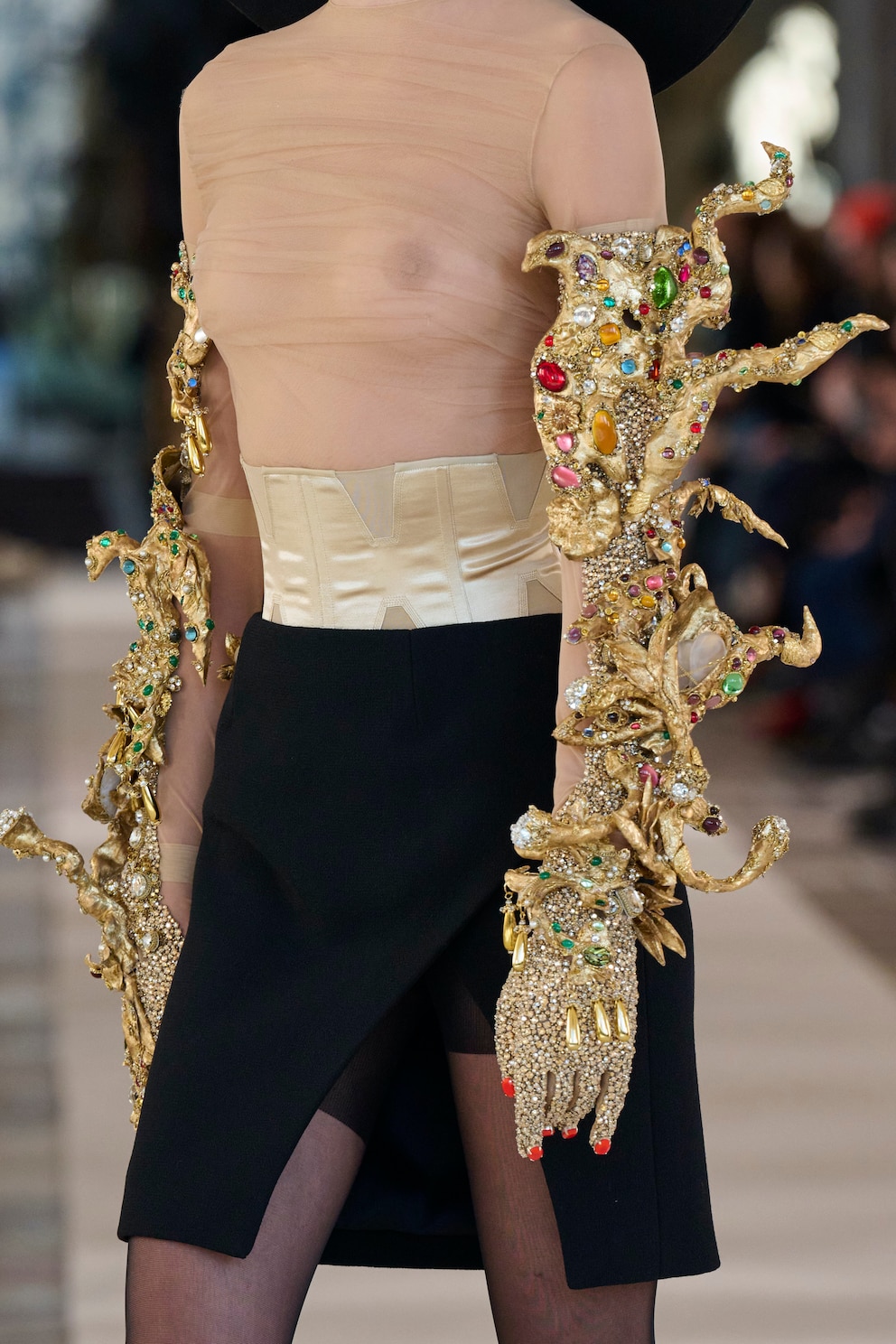 Model bei Schiaparelli