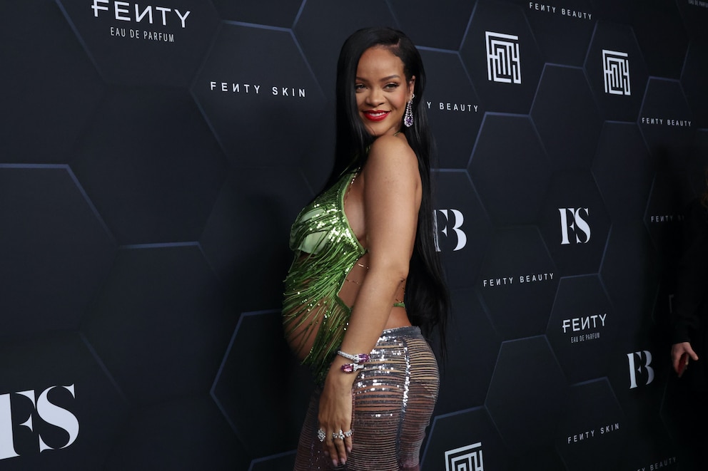 Rihanna mit Babybauch