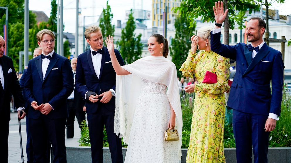 Die norwegische Royal Family bei Ingrids 18. Geburtstag