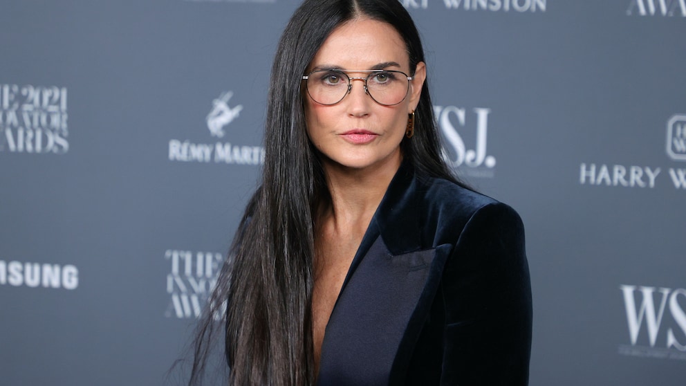 Demi Moore schneidet sich die Haare nicht mehr - STYLEBOOK