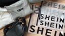Shein Bestellung mit bedruckten Beuteln