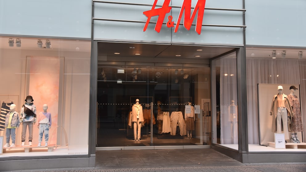 H&M ist ein weltweit agierender Konzern – nun sieht sich das Unternehmen in den USA einer Klage wegen Greenwashing ausgesetzt