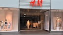 H&M ist ein weltweit agierender Konzern – nun sieht sich das Unternehmen in den USA einer Klage wegen Greenwashing ausgesetzt