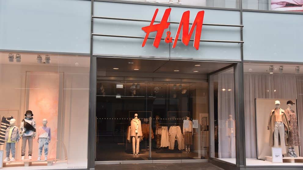 H&M ist ein weltweit agierender Konzern – nun sieht sich das Unternehmen in den USA einer Klage wegen Greenwashing ausgesetzt