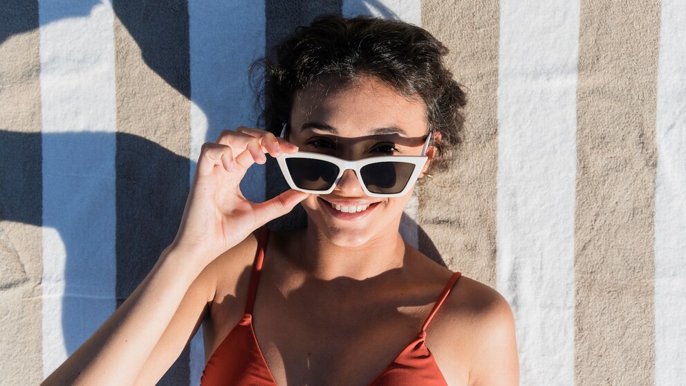 Weiße Sonnenbrillen sind das Must-have-Accessoire 2022