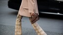 Beige Schlaghosen
