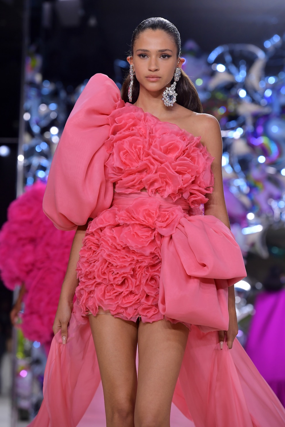 Einseitiger Puffärmel bei Giambattista Valli