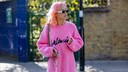 Kuschlige Strick-Wear ist auch auf der Londoner Fashion Week 2022 ein Liebling der Besucher