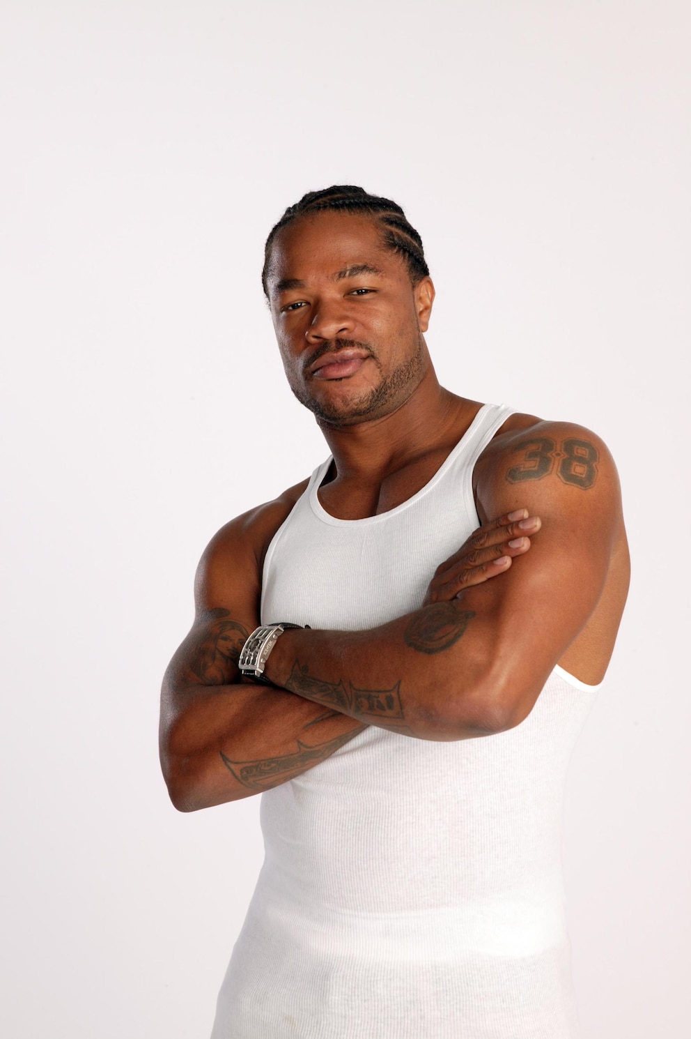 Xzibit mit weißem Tanktop