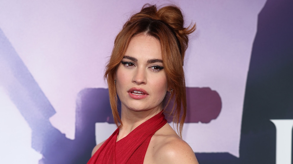 Lily James trägt „Copper Hair“