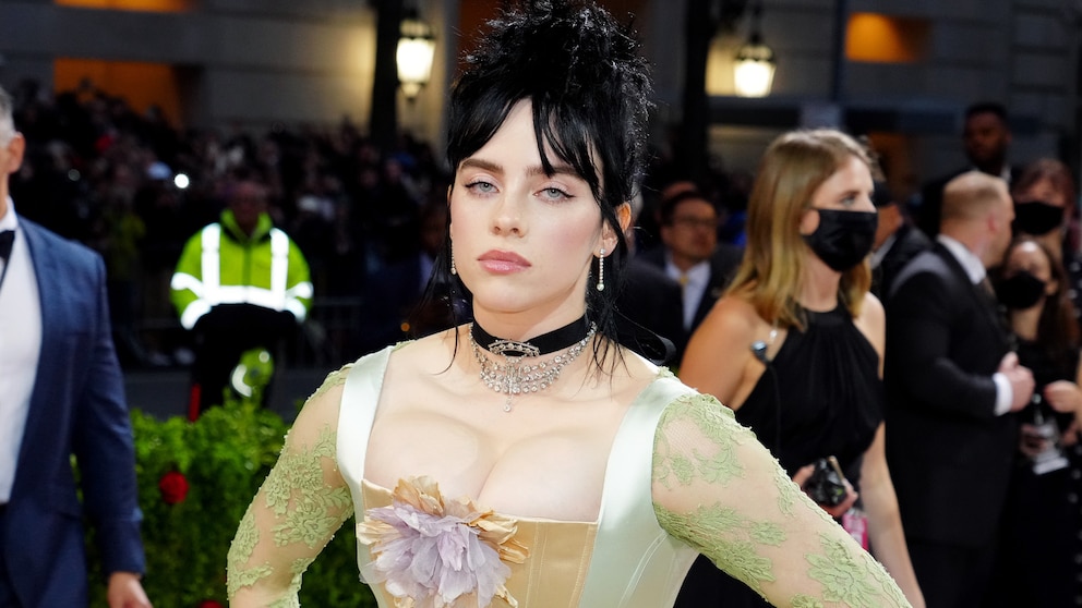 Billie Eilish über ihren Körper