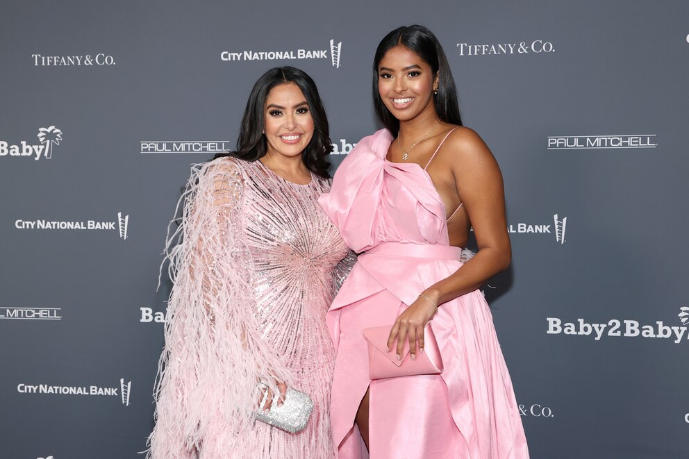 Vanessa Bryant und Tochter Natalia Bryant auf einer Gala Foto: Getty Images 