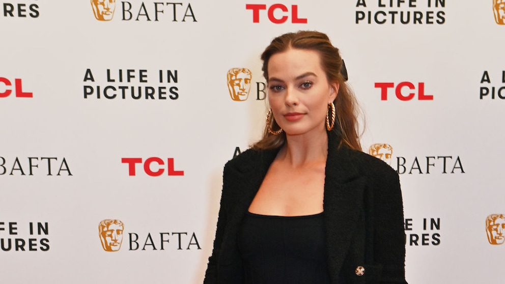 Margot Robbie auf dem roten Teppich der „BAFTA: A Life in Pictures with Margot Robbie“-Veranstaltung, während der sie unter anderem über ihre Rolle im Film „Bombshell“ sprach.