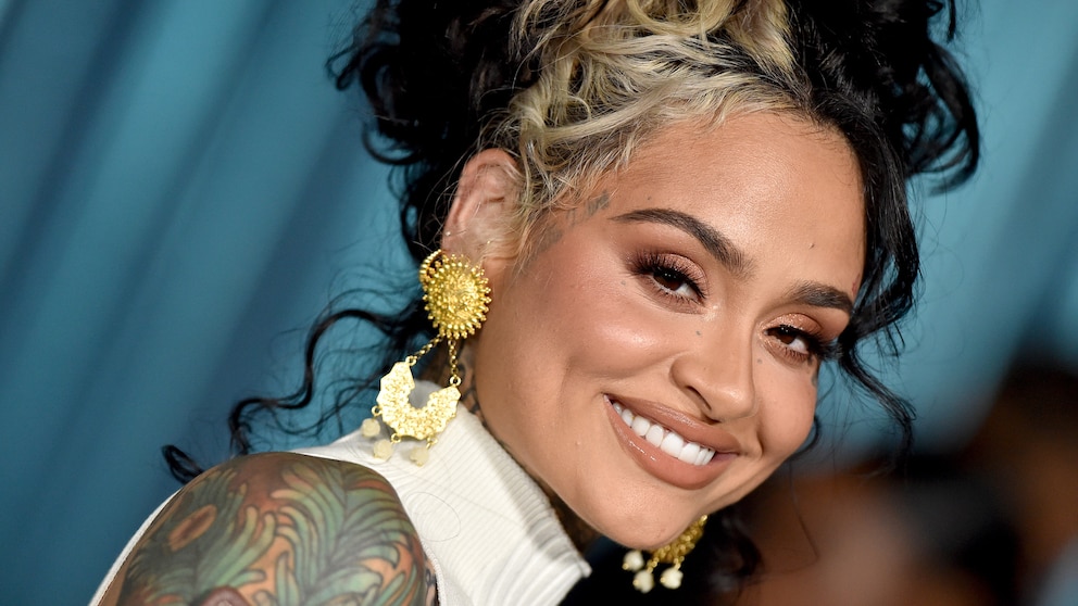 Kehlani mit Gesichtstattoos