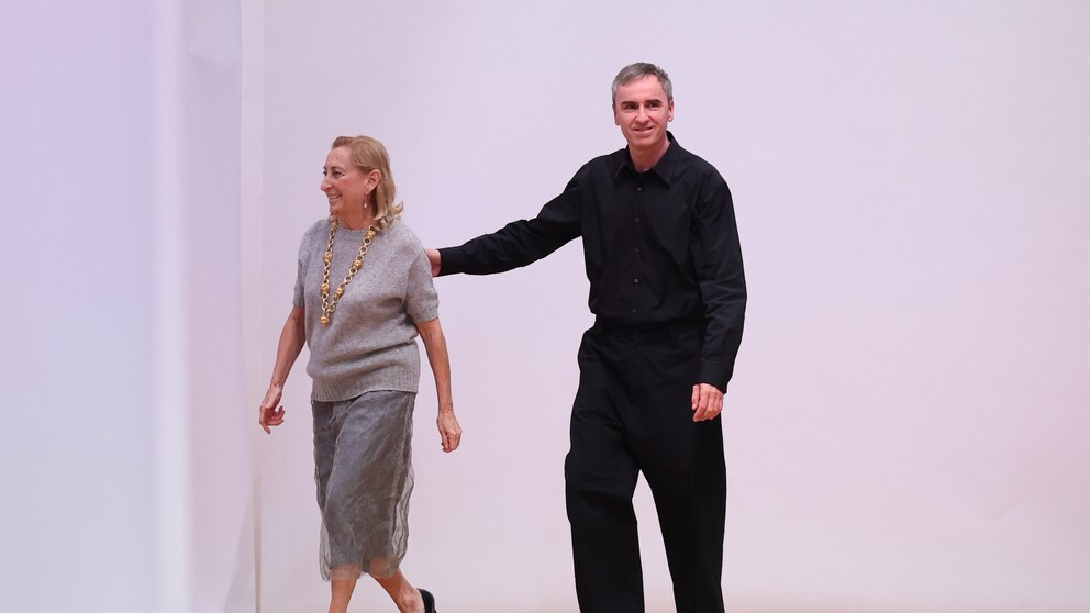 Raf Simons mit Miuccia Prada auf dem Runway